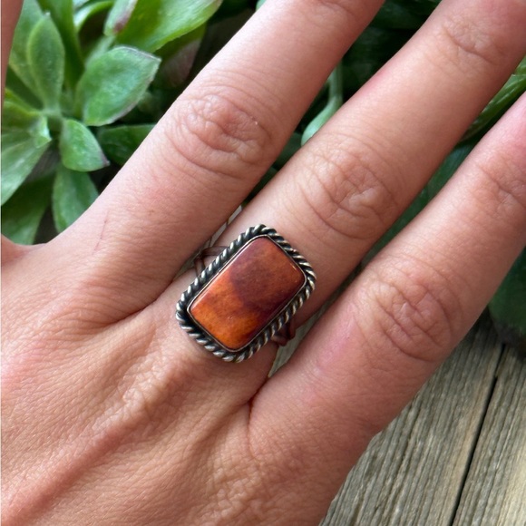 Navajo Sterling Silver Spiny Oyster - Picture 3 of 16